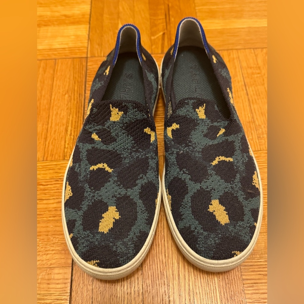 Stylish Slip-On Shoes with Leopard Print